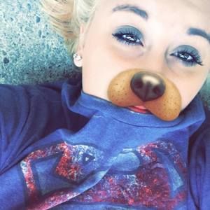 Meet your Posher, Alexis